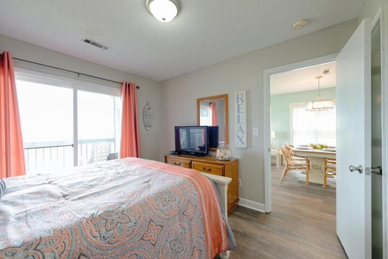 Sandy Dunes Oceanfront Condo - Just Renovated June 2020 Myrtle Beach Exterior photo