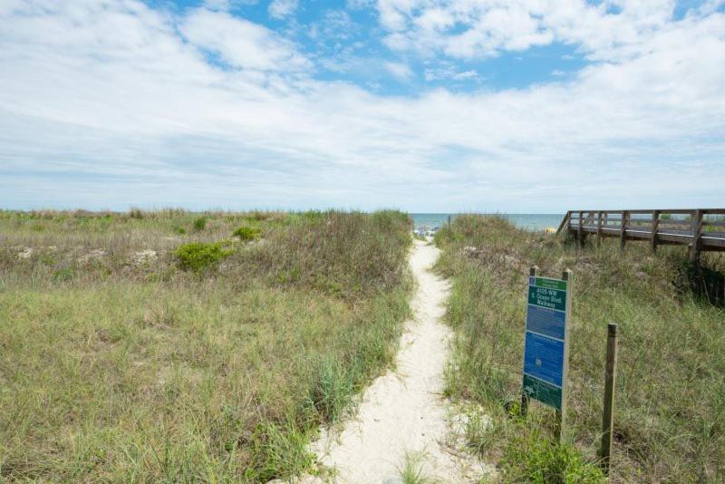 Sandy Dunes Oceanfront Condo - Just Renovated June 2020 Myrtle Beach Exterior photo