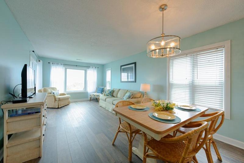Sandy Dunes Oceanfront Condo - Just Renovated June 2020 Myrtle Beach Exterior photo