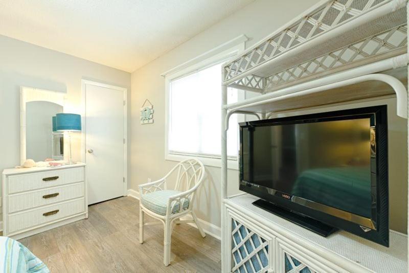 Sandy Dunes Oceanfront Condo - Just Renovated June 2020 Myrtle Beach Exterior photo